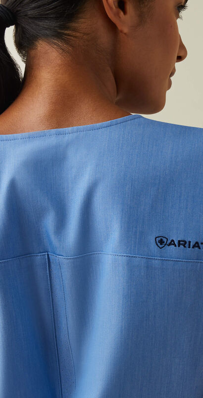 Clara 6 Pocket Scrub Top 05